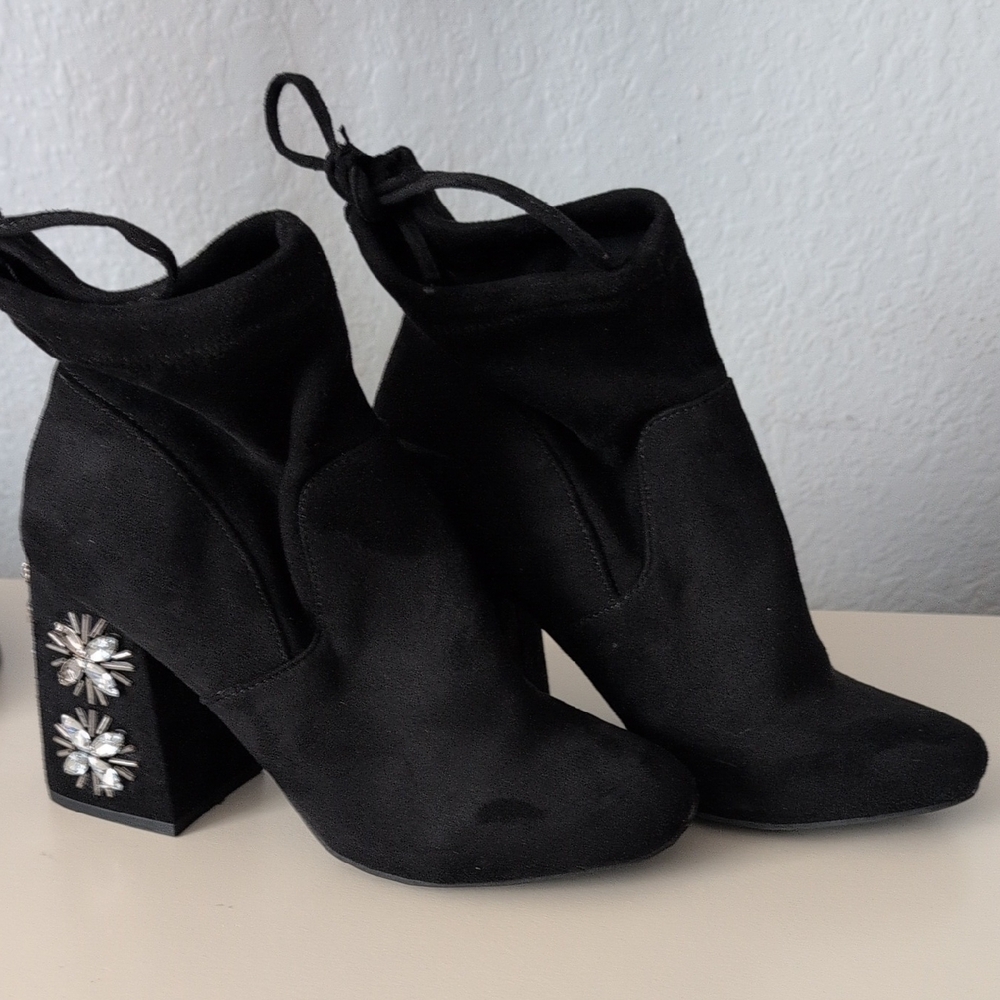 Chic Black Ankle Boots with Floral Embellished Heels